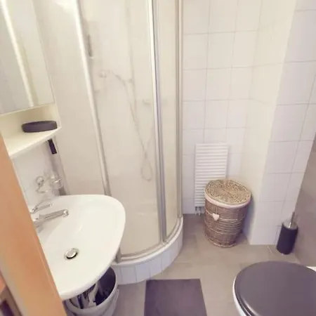 Balcon Et Parking Apartman