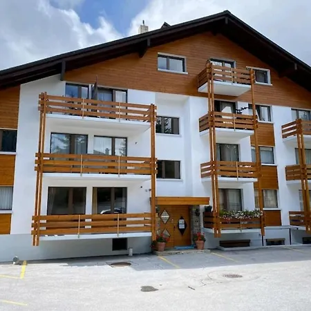 Balcon Et Parking Apartman